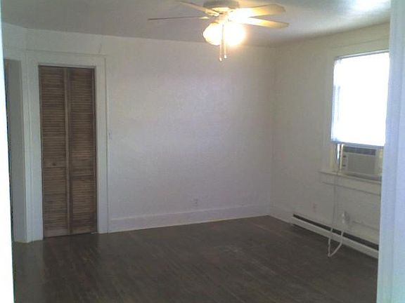 2nd image of 1945 E Ocean View Ave #4