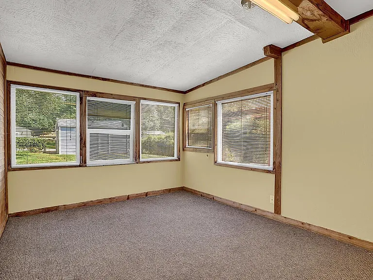 623 Iowa Ave — Photo 17