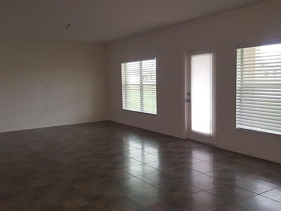 3rd image of 3515 Yacht Club Ct