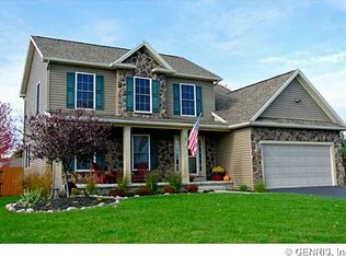 3 Groundsel Dr, Hilton, NY 14468