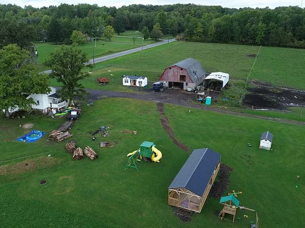 8043 Madison Rd, Thompson, OH 44086