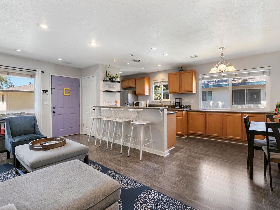 1st image of 214 Gomes Ct APT 4