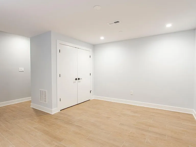2102 Kimball St — Photo 6