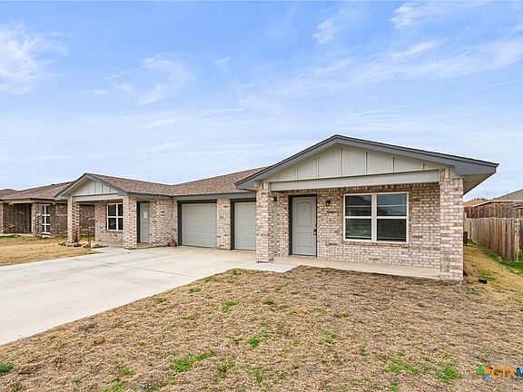 3rd image of 1806 Castroville Trl