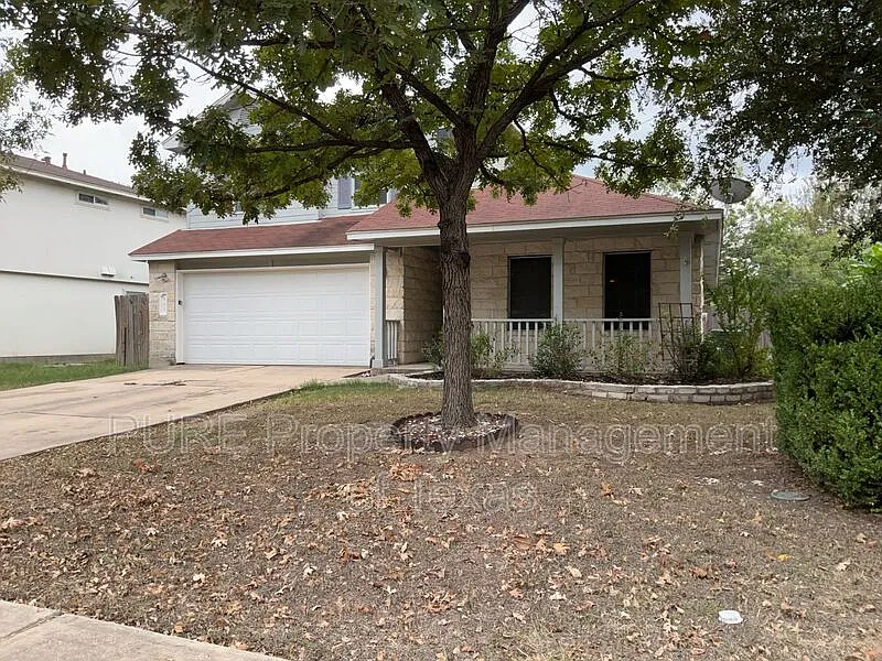 4 bed, 2.5 bath, 2732 sqft, $2,195 — Photo 2