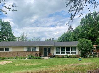 5 High Point Dr, Poughkeepsie, NY 12603