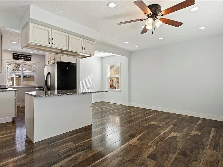 3940 Evelyn Rd — Photo 5