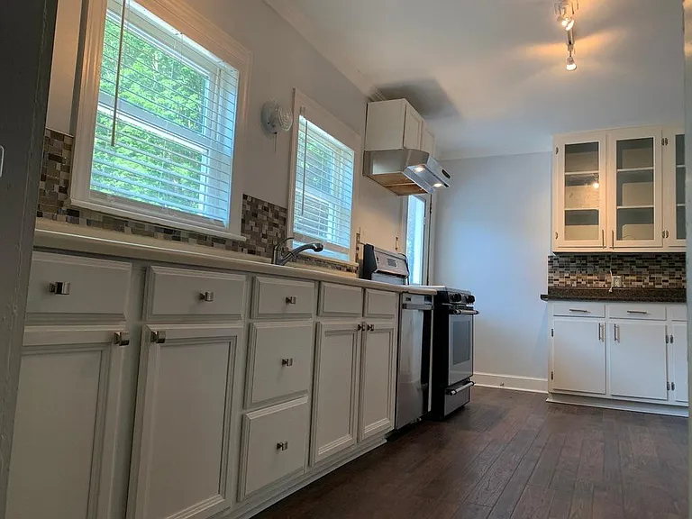 500 Mahaley Ave — Photo 3