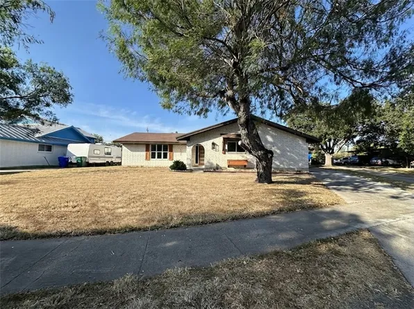 4726 Champions Dr, Corpus Christi, TX 78413