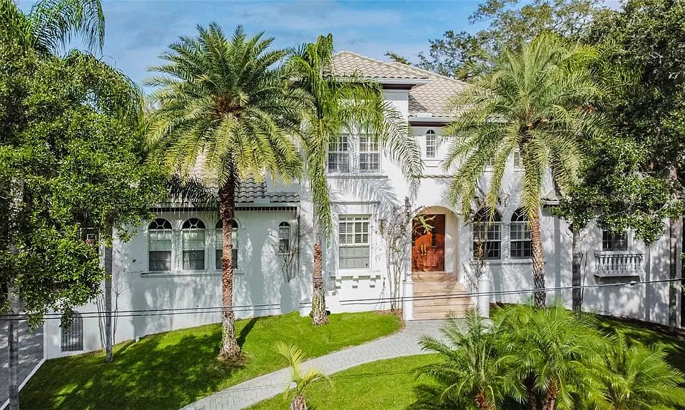 2507 W Gardner Ct