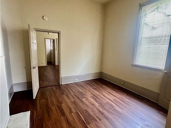 4th image of 3305-07 Loyola Ave