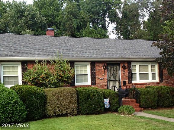 Rancher w/Beautiful Landscaped Yard