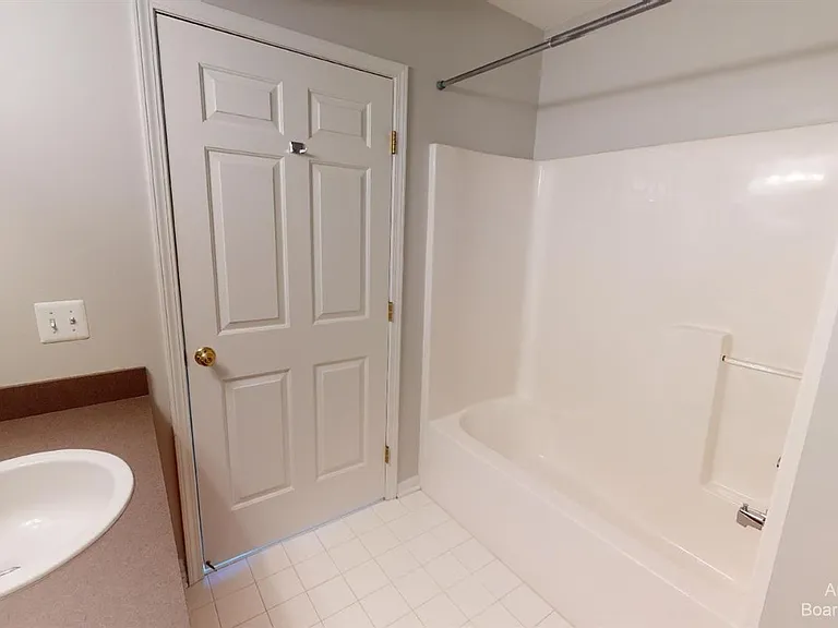 2785 S Knightsbridge Cir — Photo 14