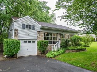 92 Centennial Rd, Warminster, PA 18974