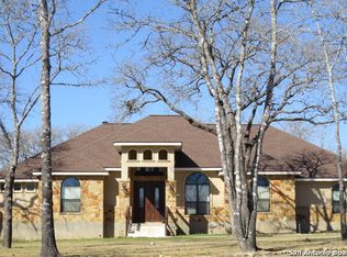 410 Meadowgrove Ln, Adkins, TX 78101