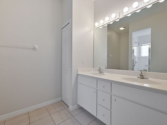 4th image of 10706 Pearl Bay Cir