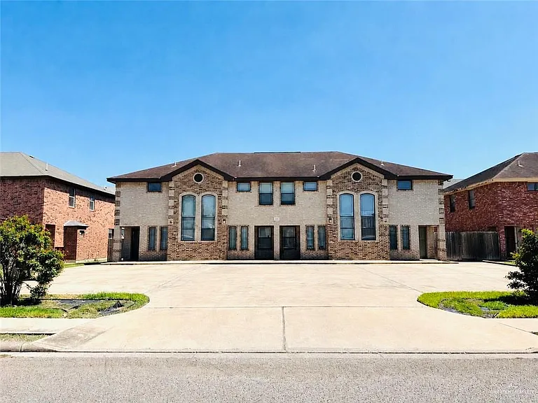 1204 W Kiwi Ave #A — Photo 1