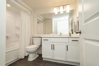 585 Ballantrae Dr — Photo 52