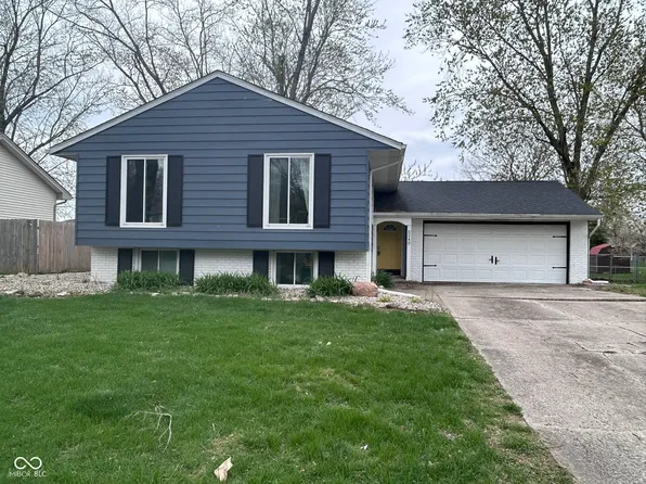 5240 Regency Dr, Columbus, IN 47203