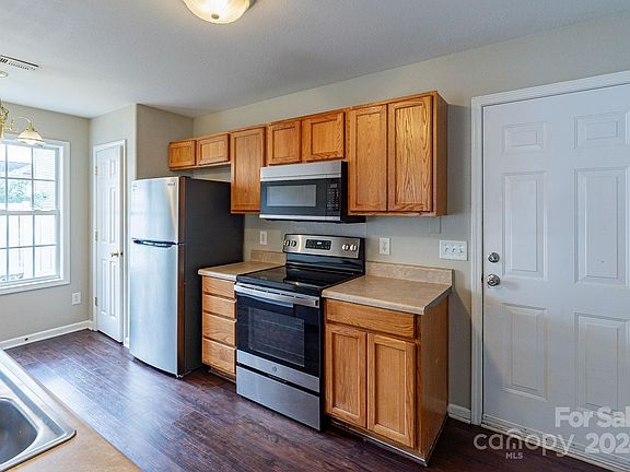 3rd image of 8614 Sawleaf Ct