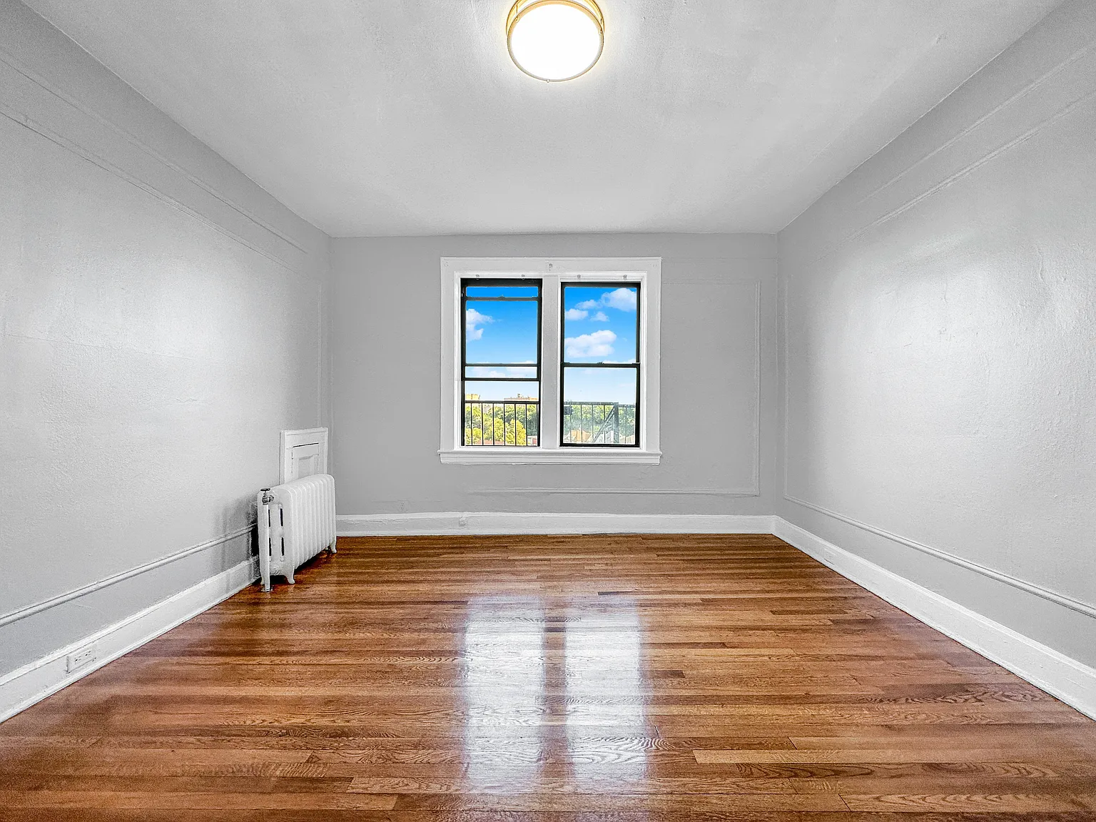 2 bed, 1000 sqft, $2,100 — Photo 1