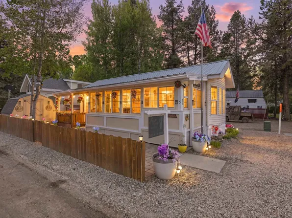 5 D St, Cascade, ID 83611