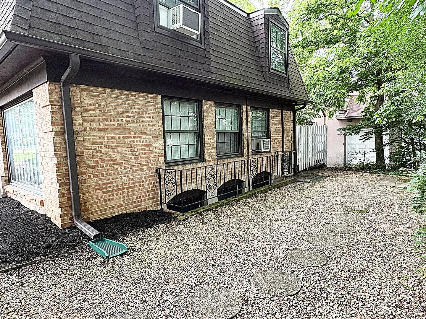 3 bed, 1.5 bath, 1500 sqft, $2,800 — Photo 3
