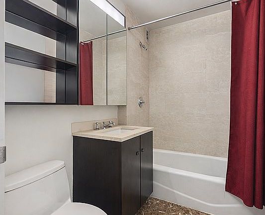 5th image of 215 E 96th St #26F