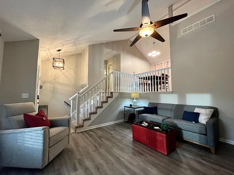 10225 N Main St — Photo 7
