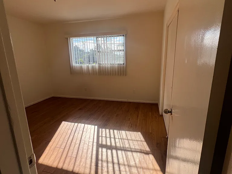 7507 Sepulveda — Photo 16