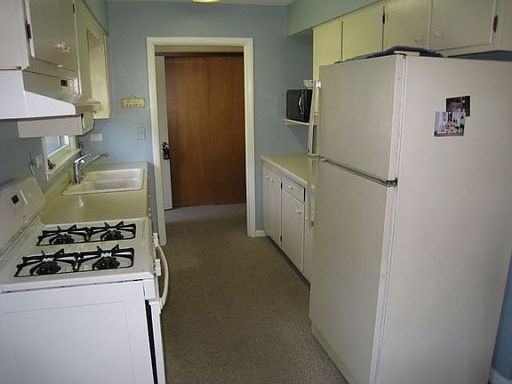 3rd image of 600 Jonquil Ave