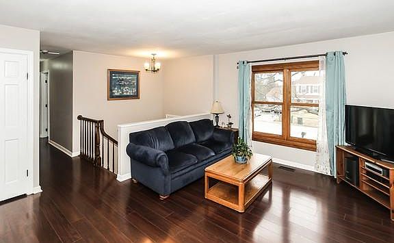 3rd image of 5019 Chambers Dr