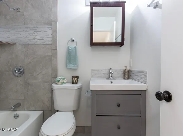 6665 E Calle La Paz, Tucson, AZ 85715