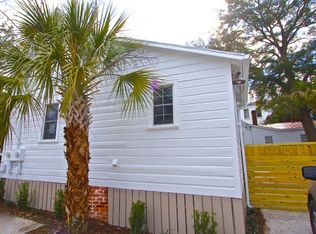 425 King St APT B, Mount Pleasant, SC 29464