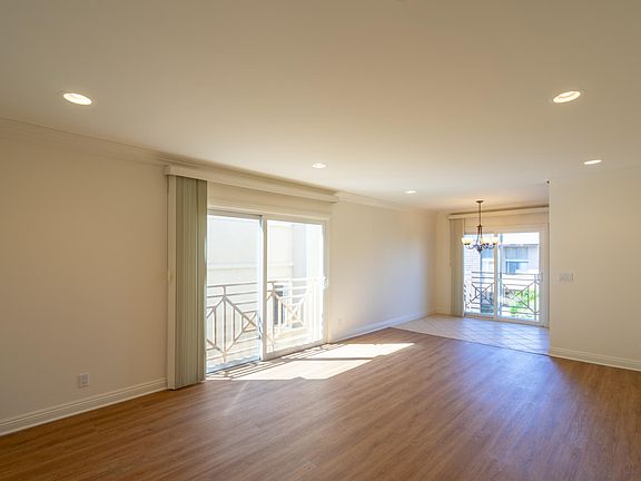 3rd image of 2300 Fox Hills Dr APT 203