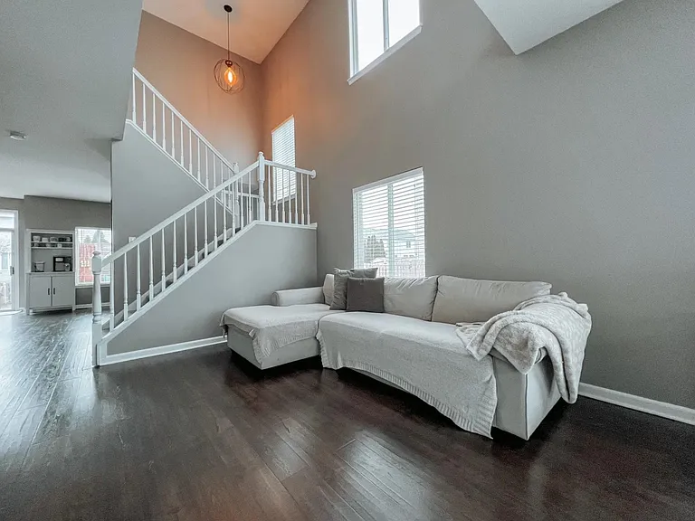 2525 Stonybrook Dr — Photo 7