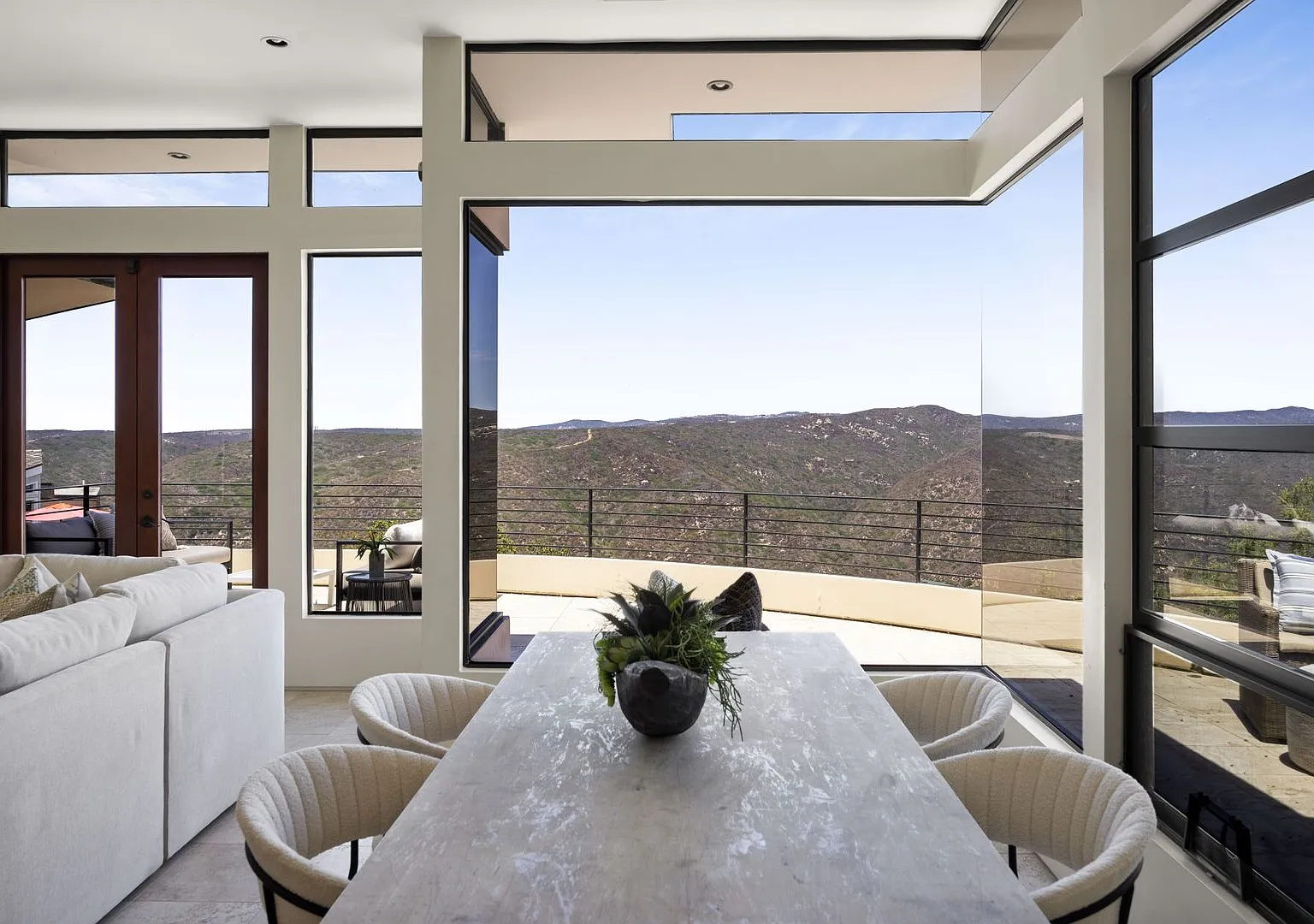 Picturesque Views From This Modern Masterpiece! — Photo 3