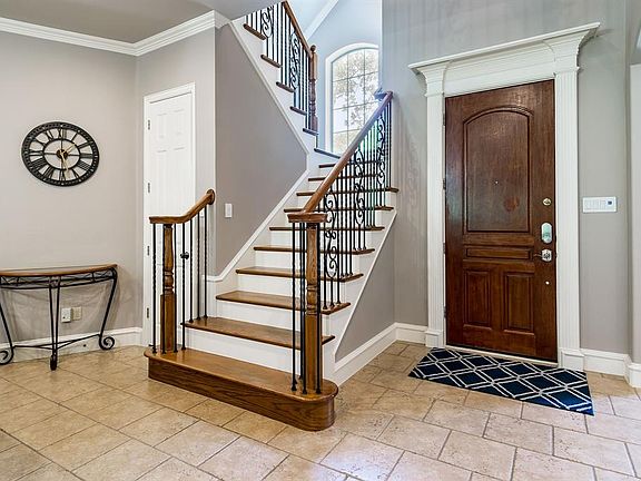3rd image of 2925 Kimball Ct