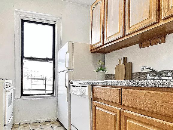 4th image of 367 Edgecombe Ave APT 54