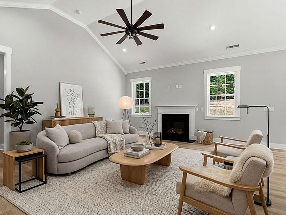 3rd image of 114 Comanche Dr