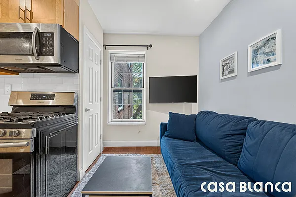 Living room, photo 1