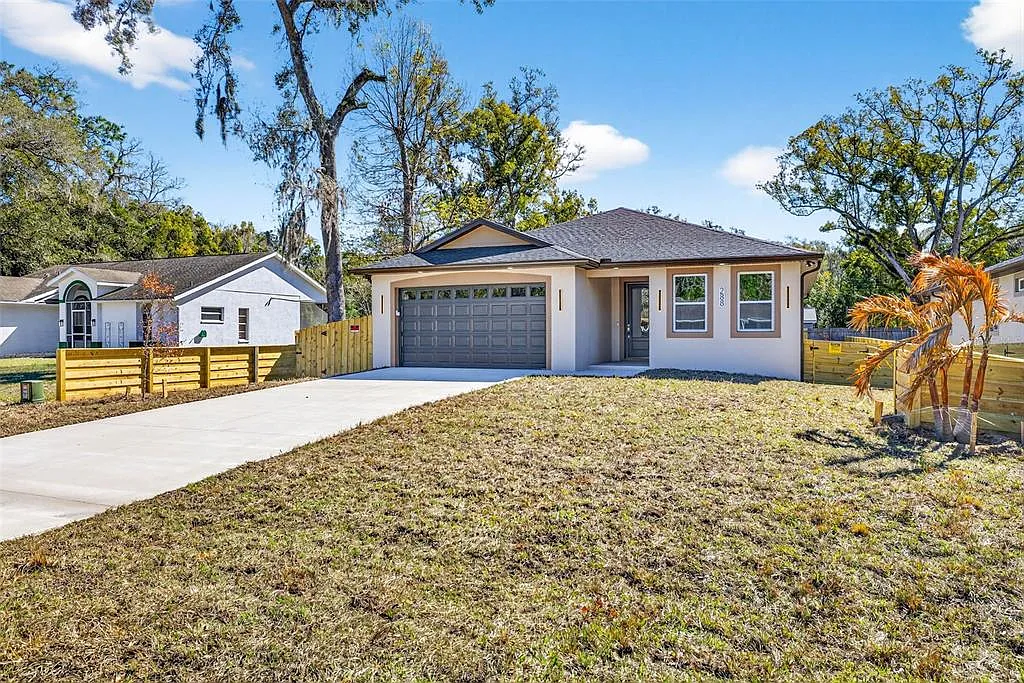 4 bed, 2.0 bath, 1874 sqft, $2,600 — Photo 3