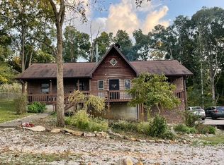 40 Woodland Way, Mitchell, IN 47446