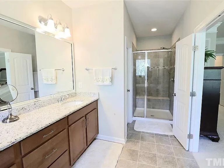4148 Vallonia Dr — Photo 4