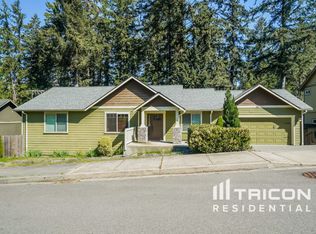 98 NW Glade Ct, Bremerton, WA 98311