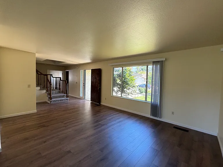 3445 Quincey Ln — Photo 7