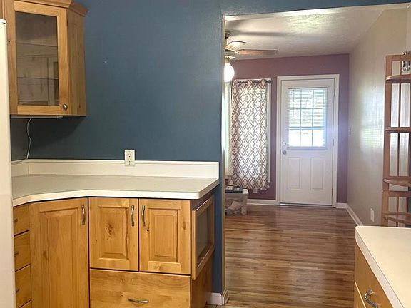 3rd image of 782 Reed Ave