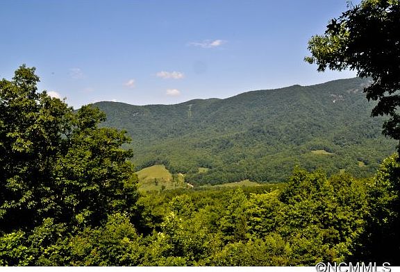 3rd image of 2569 Linville Dr