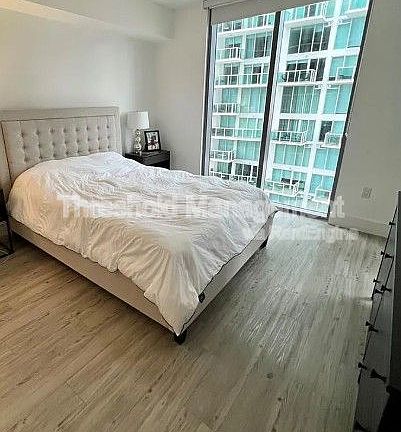 2nd image of 31 SE 6th St APT 1108