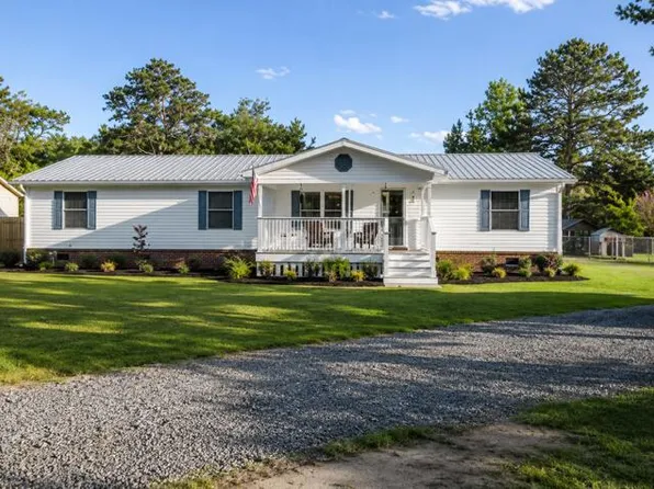 163 Glen St, Summerville, SC 29483